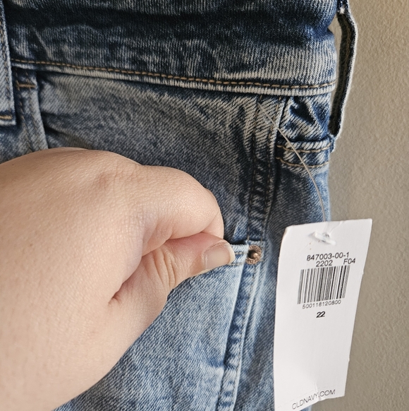 Old Navy Light Blue Straight Leg Jeans - Picture 3 of 6